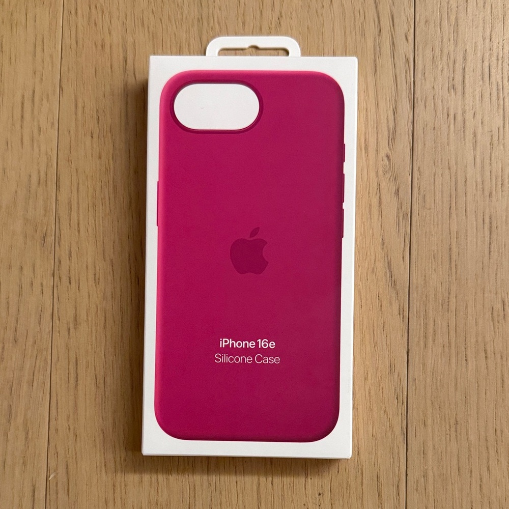 Apple iPhone 16e Magenta Silicone Case